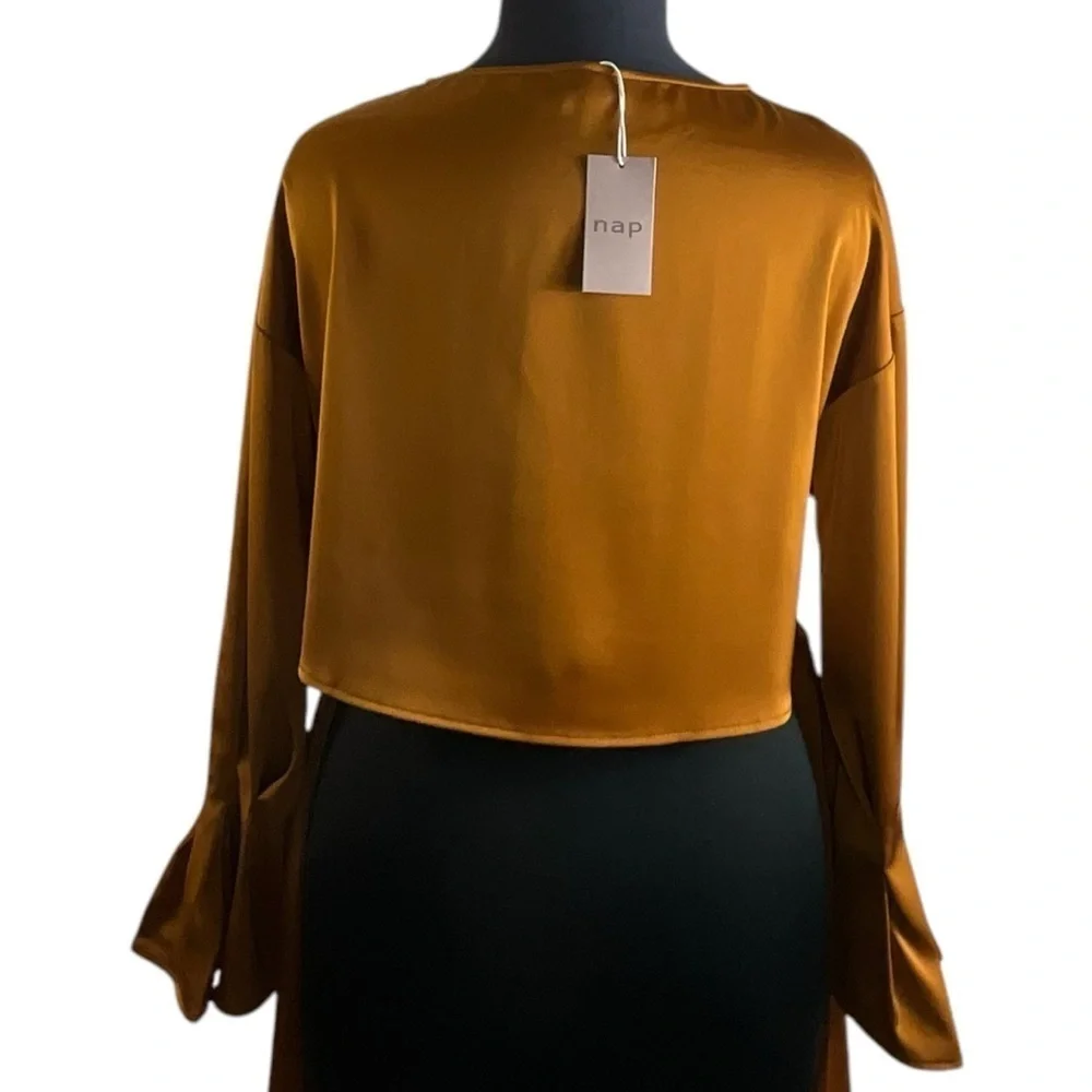 NAP‎ lounge Wear Free Flowing Cropped Top Pleated Sleeve in Warm Amber